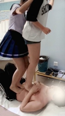 121447k524ugydg509tt29.jpg